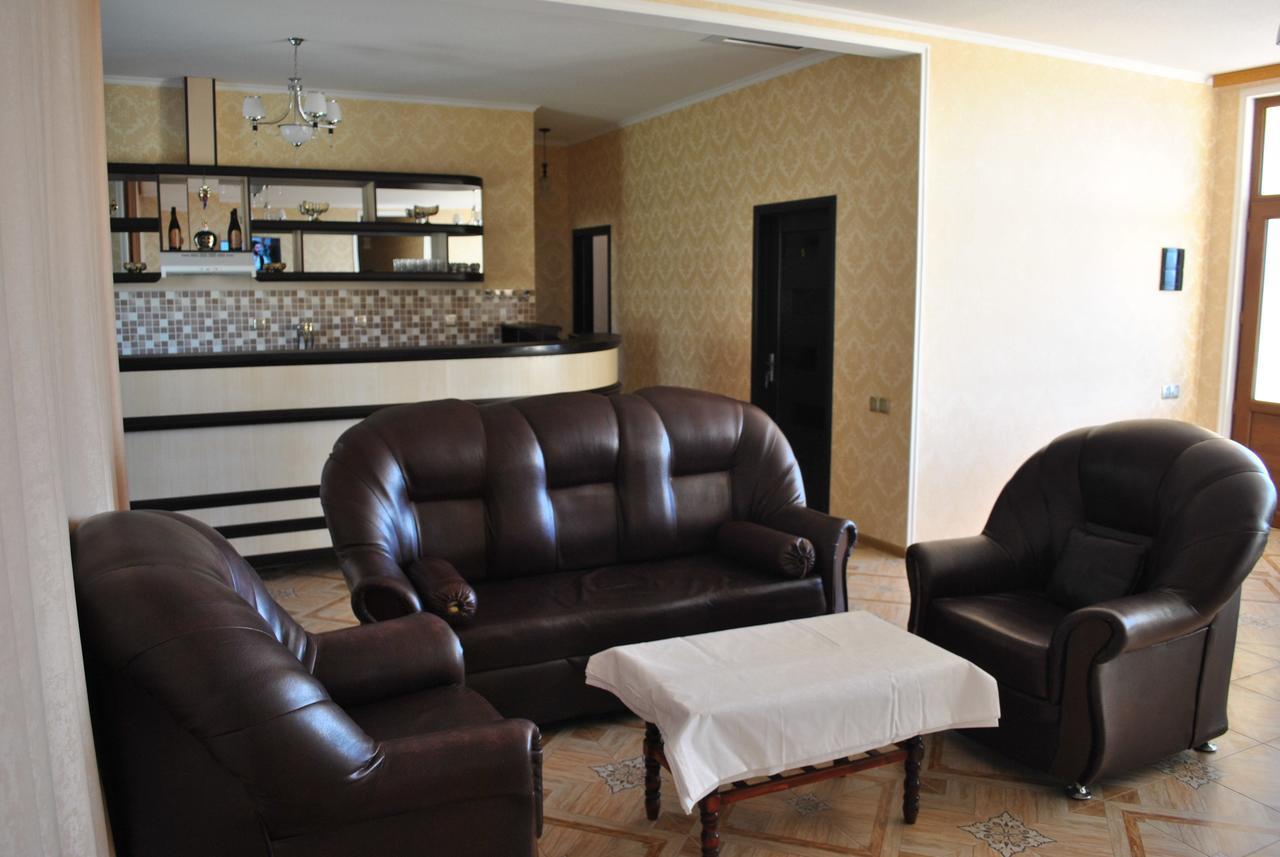 Seki Qonaq Evi Motel Buitenkant foto